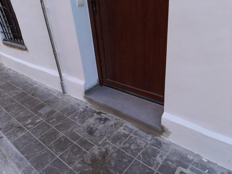 rehabilitación en Benimamet puerta